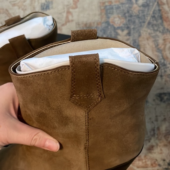 New-Kenneth Cole Women's Kara Loafer, size 9 - Picture 12 of 15